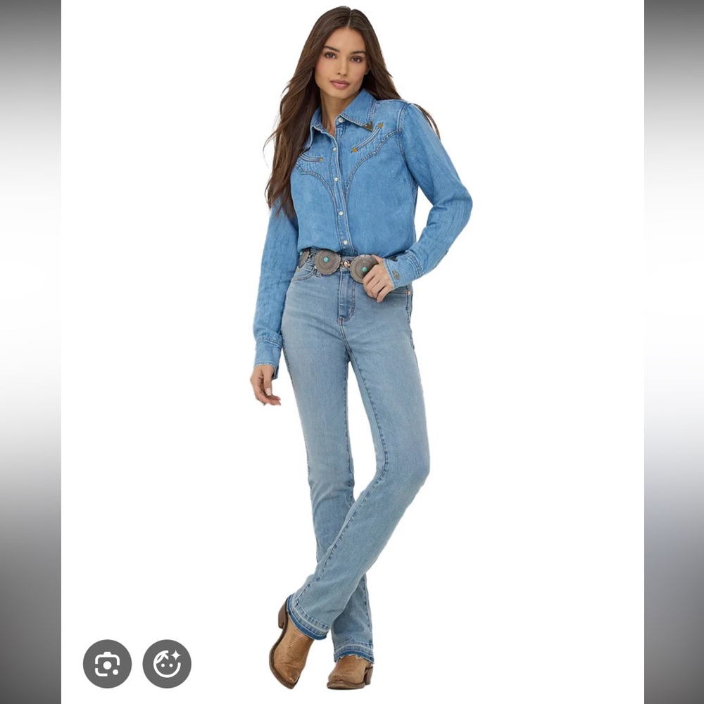 Lainey Wilson x Wrangler Raw Hem Boot Hugger Jeans